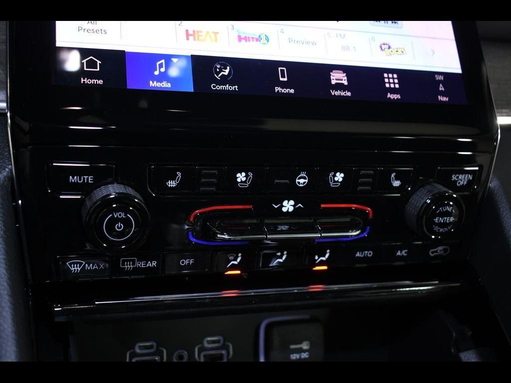 new 2025 Jeep Grand Cherokee car, priced at $52,999