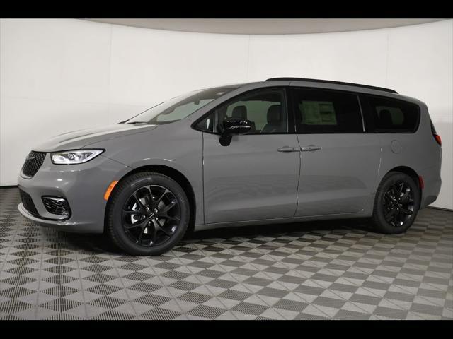 new 2025 Chrysler Pacifica car, priced at $47,260