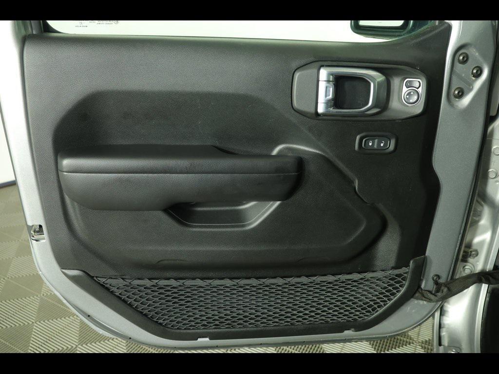 used 2021 Jeep Gladiator car, priced at $32,445