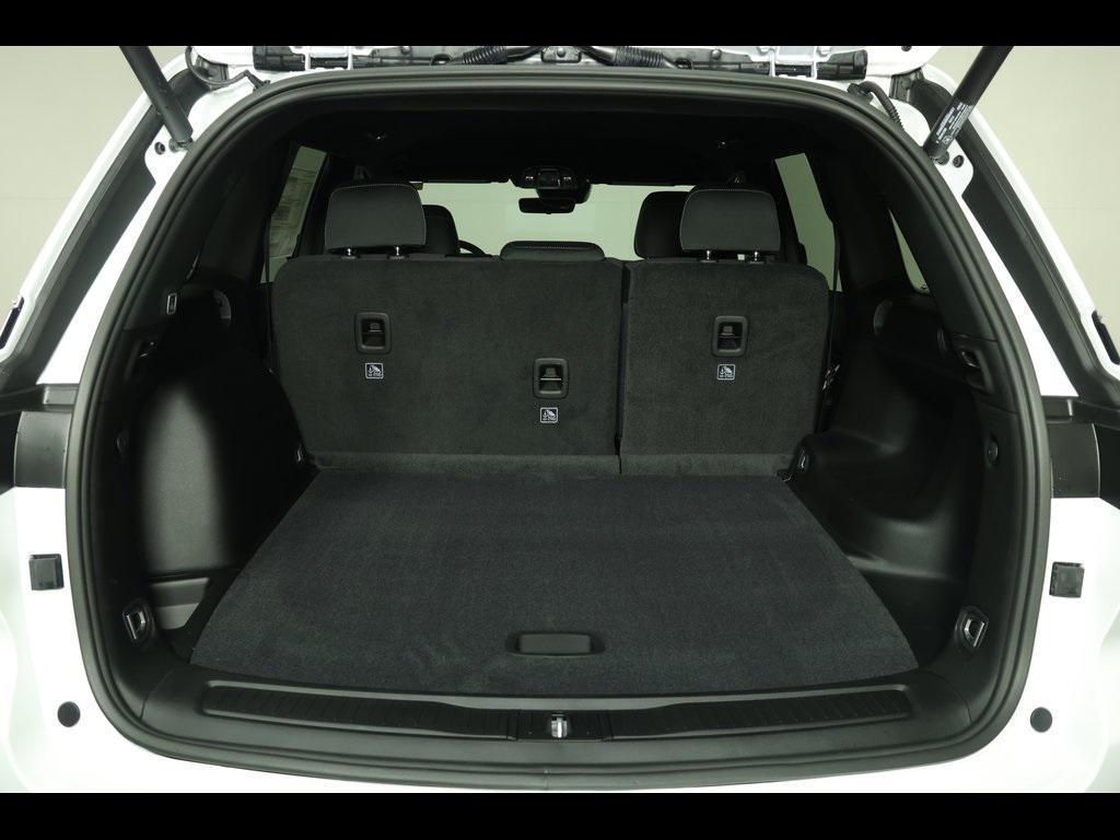 new 2025 Jeep Grand Cherokee car, priced at $30,999