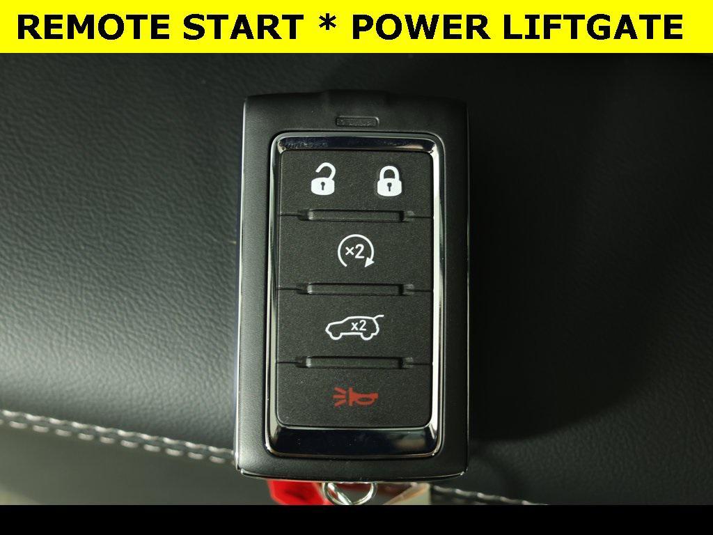new 2025 Jeep Grand Cherokee car, priced at $30,999