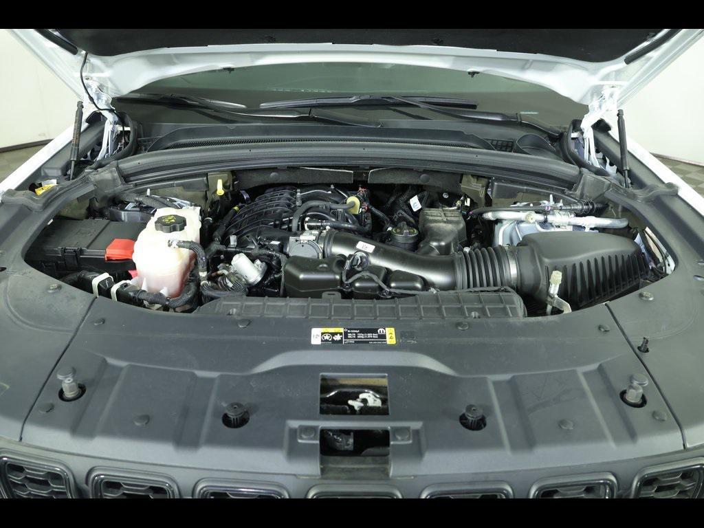 used 2023 Jeep Grand Cherokee car, priced at $31,405