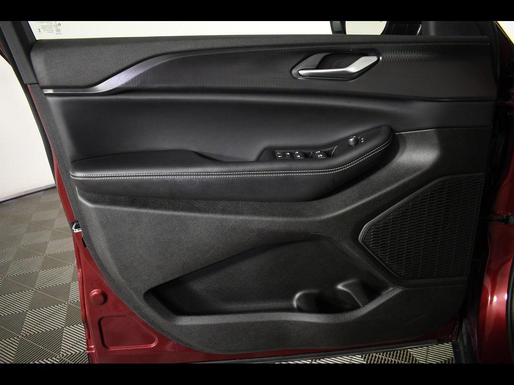 used 2023 Jeep Grand Cherokee car, priced at $31,000