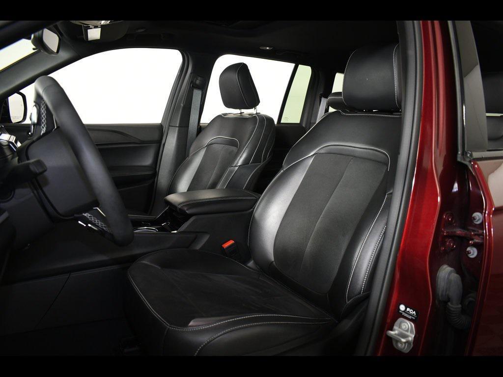 used 2023 Jeep Grand Cherokee car, priced at $31,000