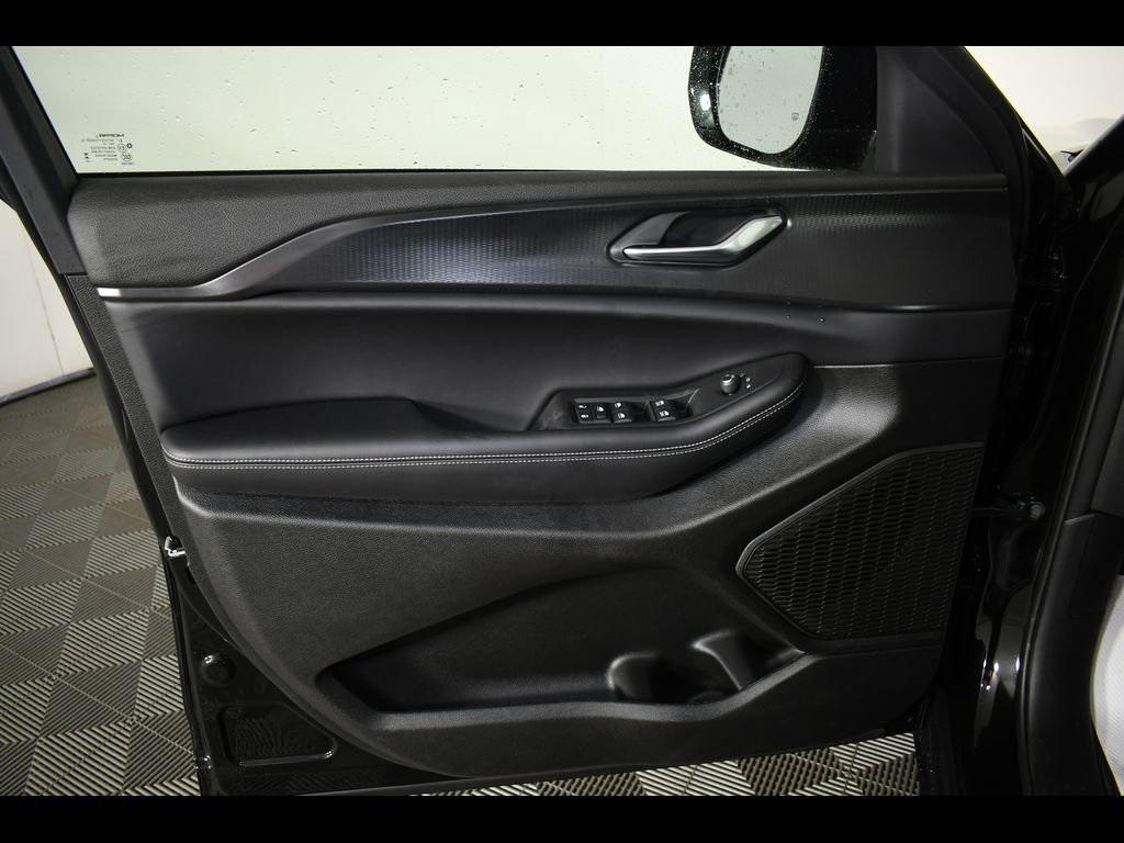 new 2025 Jeep Grand Cherokee L car, priced at $49,419