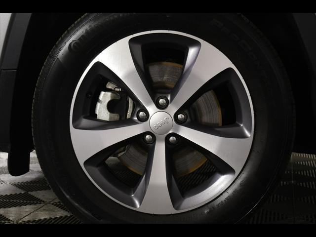used 2021 Jeep Cherokee car, priced at $25,999