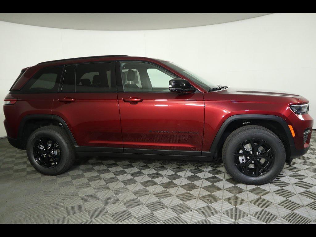 new 2025 Jeep Grand Cherokee car, priced at $40,733