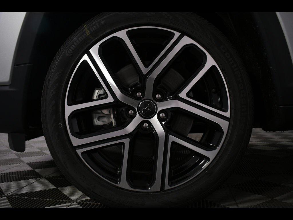 new 2025 Jeep Compass car, priced at $25,999