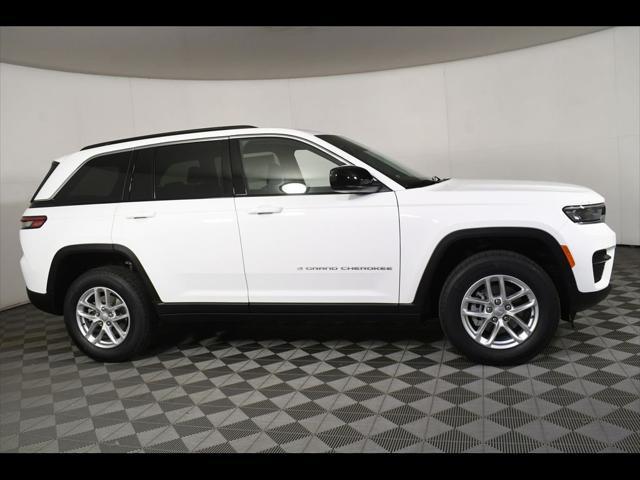 new 2025 Jeep Grand Cherokee car, priced at $40,200