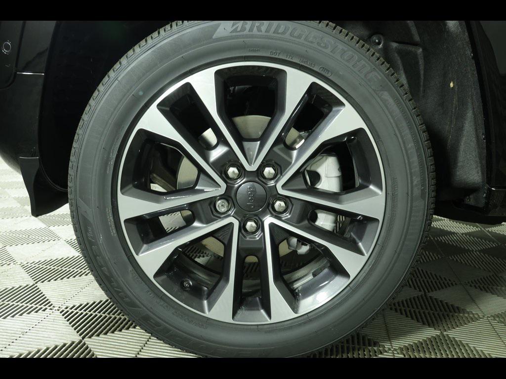 new 2025 Jeep Grand Cherokee car, priced at $59,716