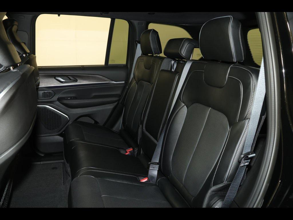 new 2025 Jeep Grand Cherokee car, priced at $59,716