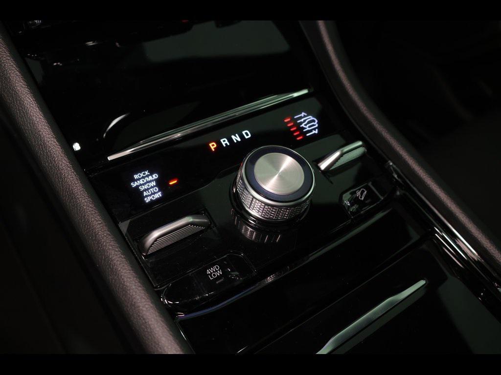 new 2025 Jeep Grand Cherokee car, priced at $59,716