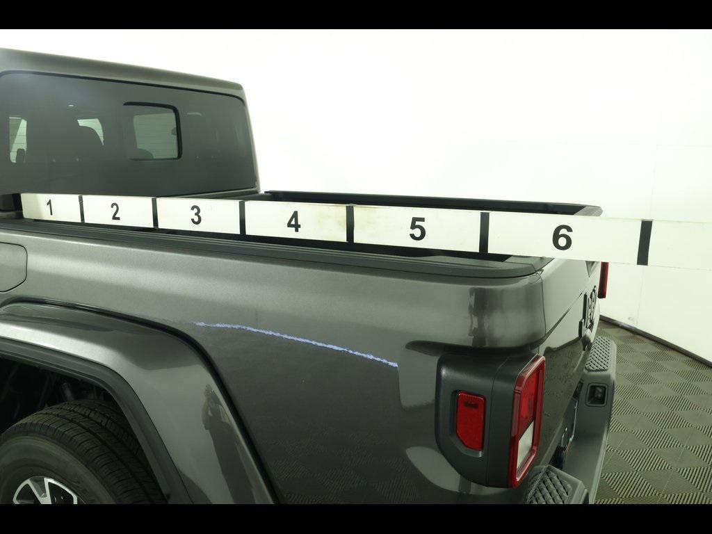 new 2025 Jeep Gladiator car, priced at $45,980