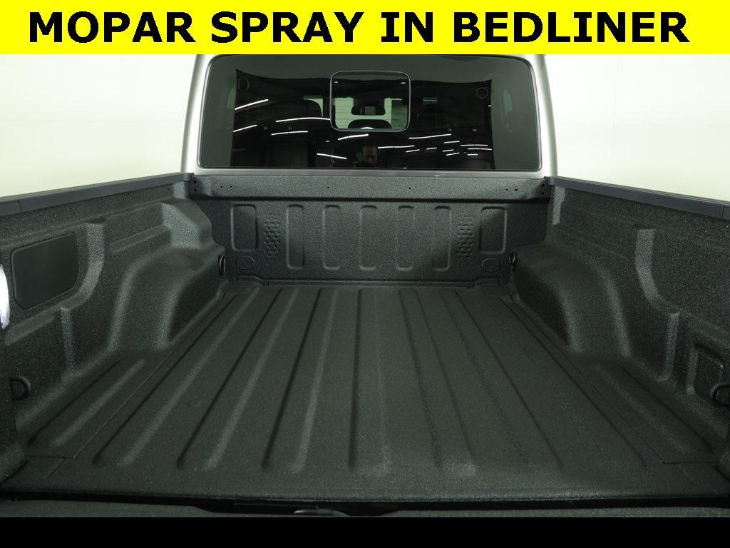new 2025 Jeep Gladiator car, priced at $45,980