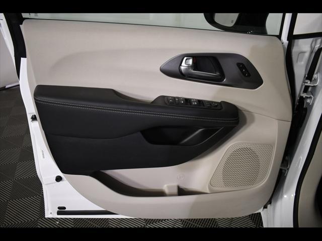 used 2024 Chrysler Pacifica car, priced at $33,025