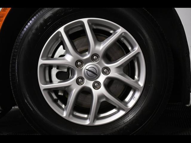 used 2024 Chrysler Pacifica car, priced at $33,025