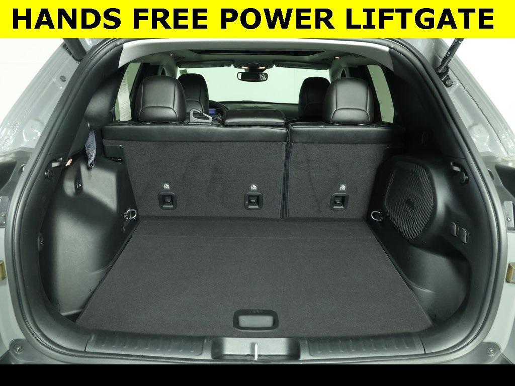 used 2023 Jeep Cherokee car, priced at $23,212