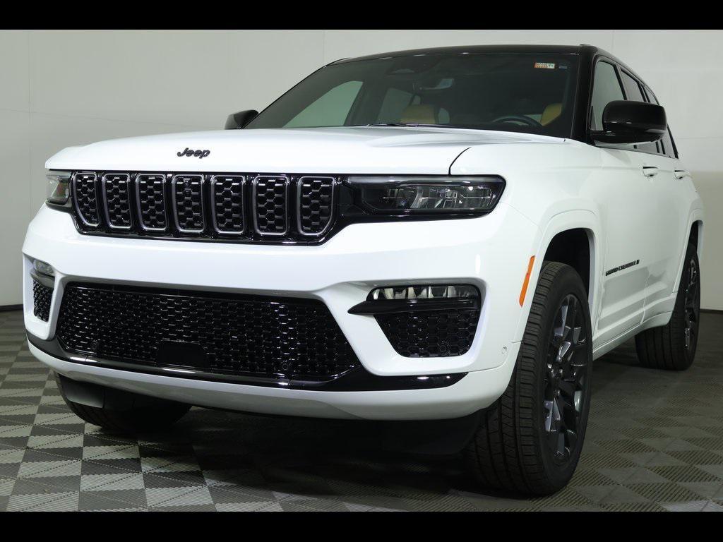 new 2025 Jeep Grand Cherokee car, priced at $61,999