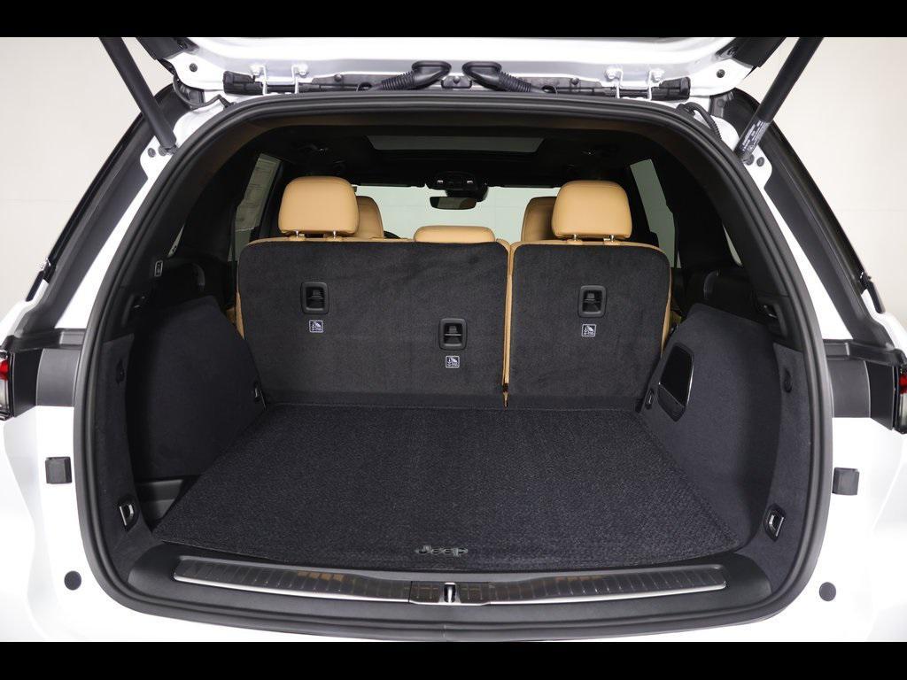 new 2025 Jeep Grand Cherokee car, priced at $61,959