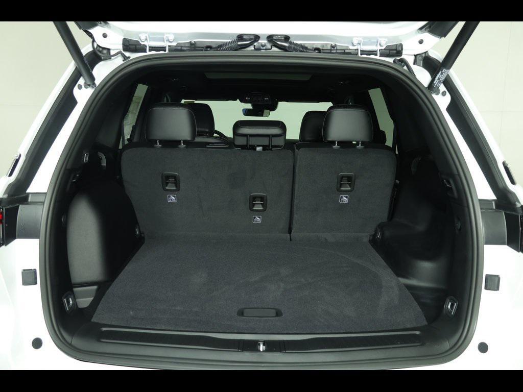 new 2025 Jeep Grand Cherokee car, priced at $44,415