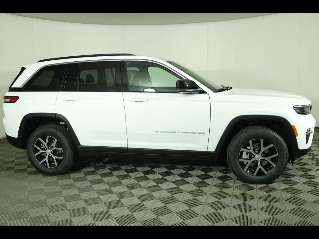 new 2025 Jeep Grand Cherokee car, priced at $44,415