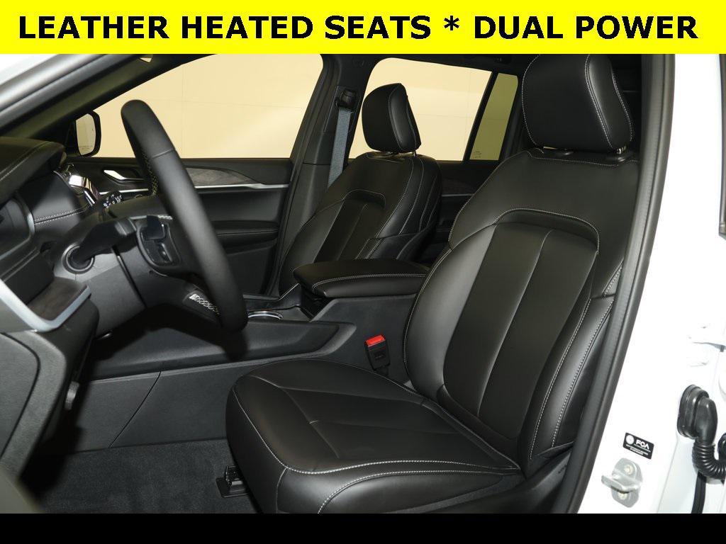 new 2025 Jeep Grand Cherokee car, priced at $44,415