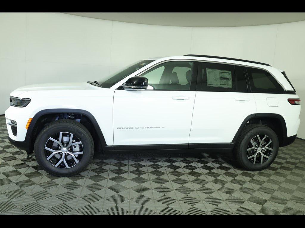 new 2025 Jeep Grand Cherokee car, priced at $44,415