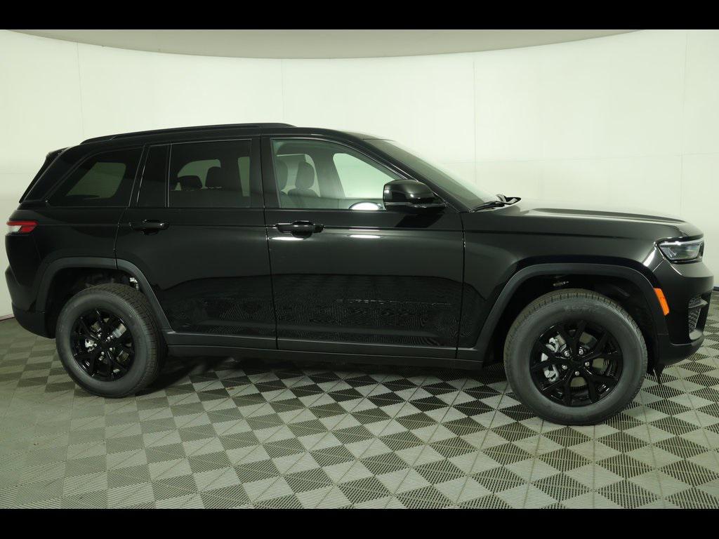 new 2025 Jeep Grand Cherokee car, priced at $39,980