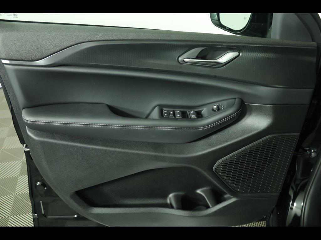new 2025 Jeep Grand Cherokee car, priced at $39,980