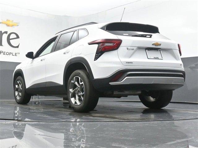new 2025 Chevrolet Trax car, priced at $23,944