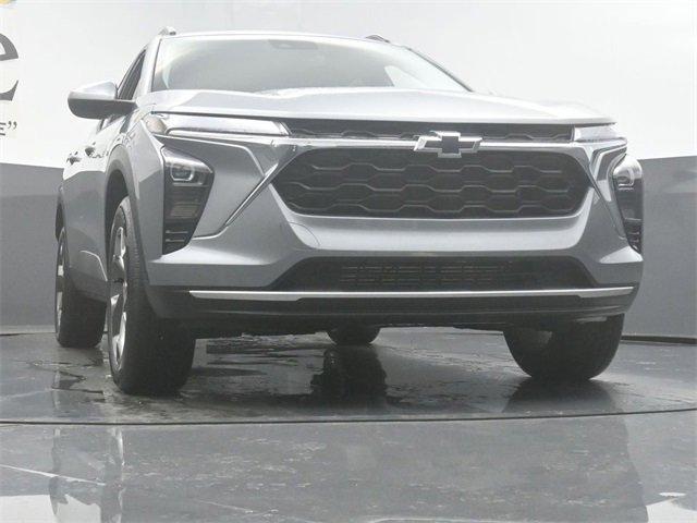 new 2025 Chevrolet Trax car, priced at $25,230
