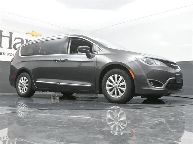 used 2020 Chrysler Pacifica car, priced at $18,731