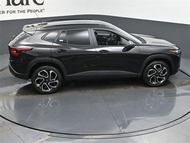 new 2025 Chevrolet Trax car, priced at $27,015