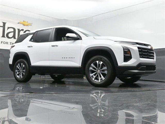 new 2026 Chevrolet Equinox car, priced at $32,980