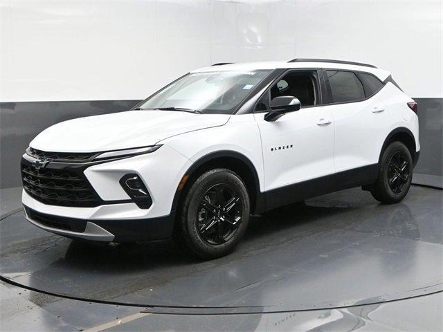 new 2025 Chevrolet Blazer car, priced at $36,118