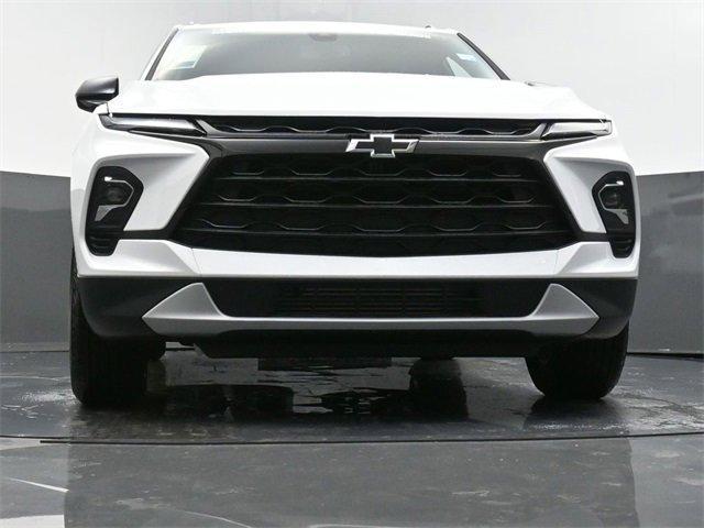 new 2025 Chevrolet Blazer car, priced at $36,118