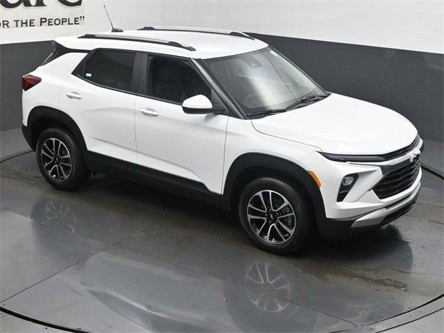 new 2025 Chevrolet TrailBlazer car, priced at $28,541