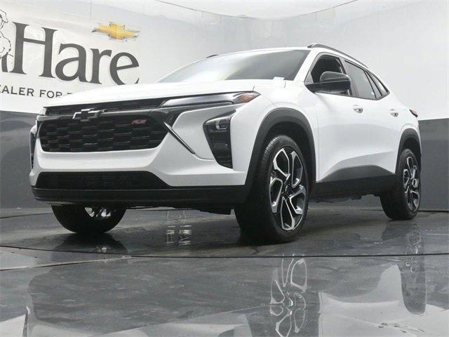 new 2025 Chevrolet Trax car, priced at $27,015