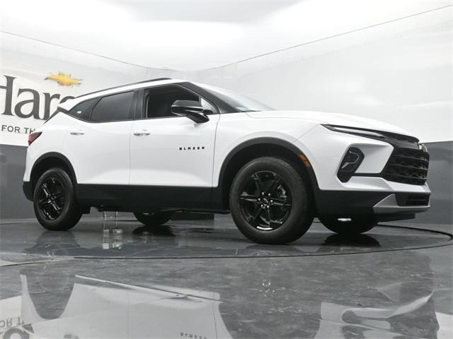 new 2025 Chevrolet Blazer car, priced at $37,415