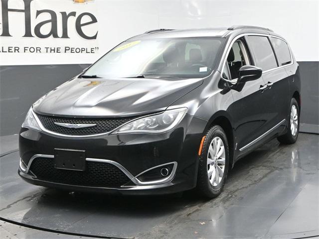 used 2017 Chrysler Pacifica car, priced at $12,469