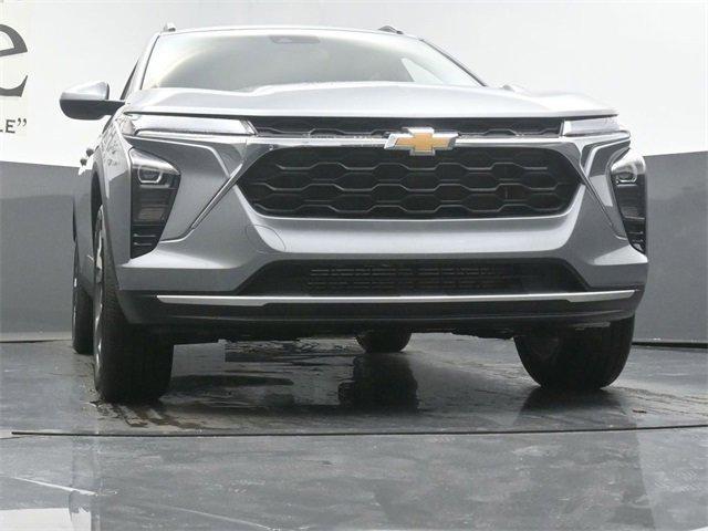 new 2025 Chevrolet Trax car, priced at $24,978