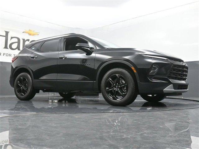 new 2025 Chevrolet Blazer car, priced at $40,114