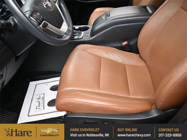 used 2019 Toyota Highlander car, priced at $30,971