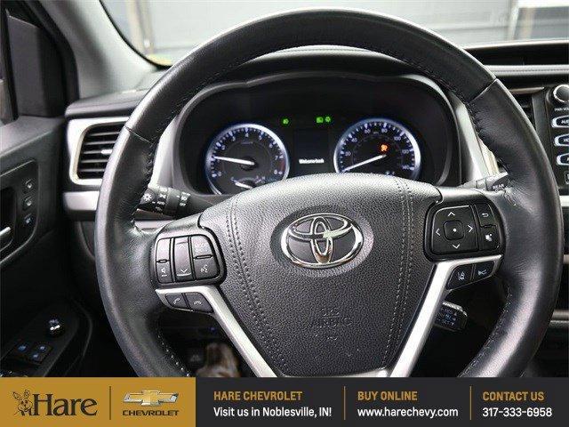 used 2019 Toyota Highlander car, priced at $30,971