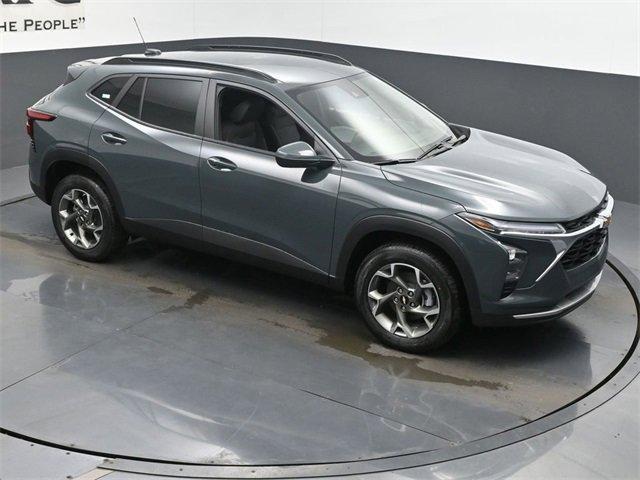 new 2025 Chevrolet Trax car, priced at $24,978