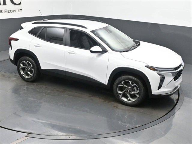 new 2025 Chevrolet Trax car, priced at $24,978