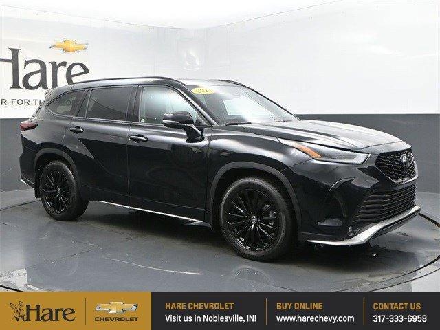 used 2024 Toyota Highlander car, priced at $42,971