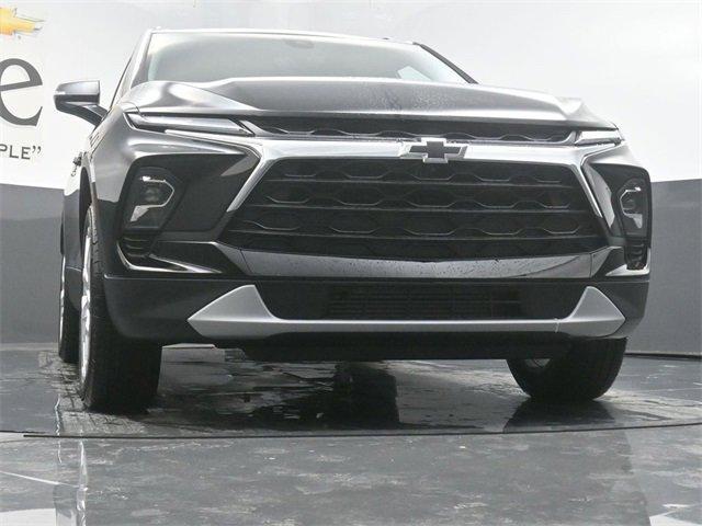 new 2025 Chevrolet Blazer car, priced at $43,009