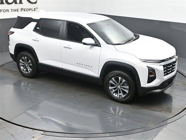 new 2026 Chevrolet Equinox car, priced at $30,290