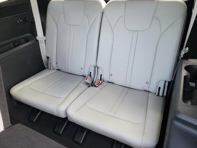 used 2024 Kia Sorento car, priced at $31,097